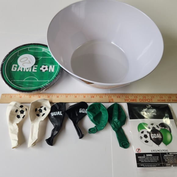 Soccer Party Bundle Game On Bowl Plates Balloons Set - Picture 3 of 7